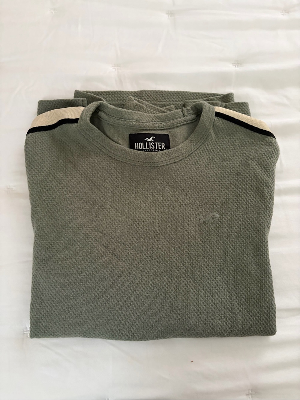 Hollister Men's Olive Green top with Contrast Stripes